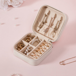 Living and Home White Portable Small Faux Leather Jewellery Case - Size: 5 x 10 x 10cm - Wilko - thumbnail 3