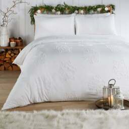 Duvet Day Double Snow Crystal Tufted Soft Touch Duvet Set - White - Wilko - thumbnail 1