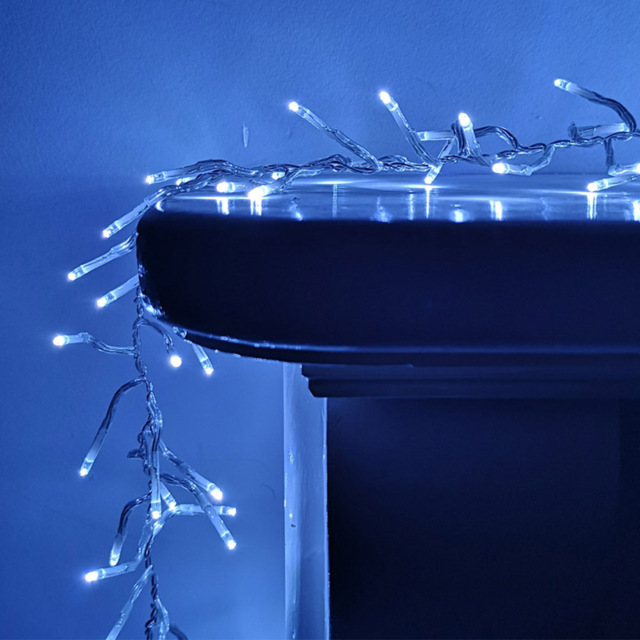 Premier 960 Cool White LED Clear Cable Cluster 12.4m - Size: 1200 x 1200 x 4cm - Wilko - image 1