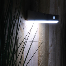 Luxform Solar Cheyenne Light with Standby and PIR - Size: 18 x 20 x 6cm - Black - Wilko - thumbnail 3