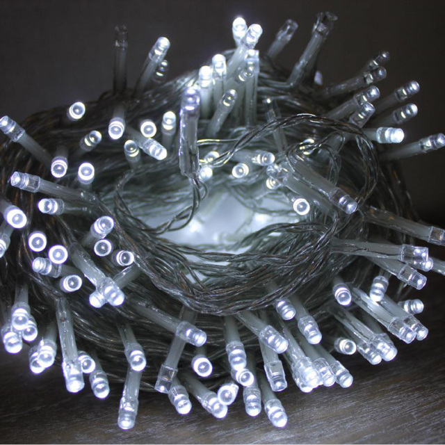 Best Artificial 100 Bright White Multi Function Mains Powered Clear String Light - Size: 5 x 5 x 1000cm - Wilko - image 1