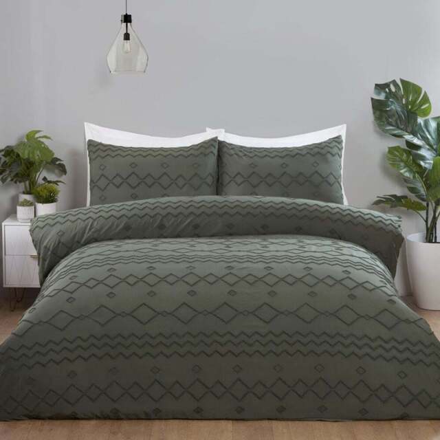 Adah Tufted Geo Duvet Cover and Pillowcase Set - Charcoal/King - Wilko - image 1