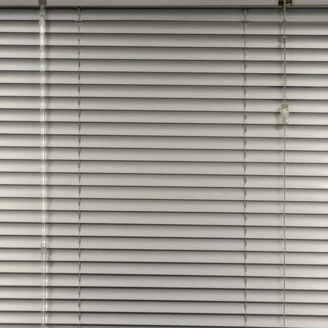 Aluminium Venetian Blind Silver 160 x 45cm - Size: W 45 x D 160cm - Wilko - image 1