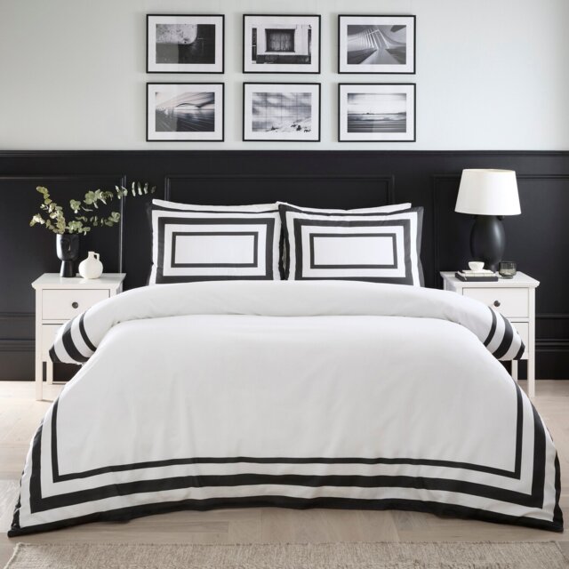 Oxford Border Duvet Set Monochrome King - Divante - Wilko - image 1