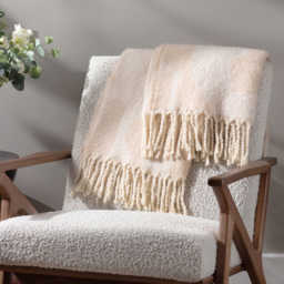 Hoem Meta Marshmallow Jacquard Tasselled Throw 130 x 180cm - Size: 180 x 130cm - Cream - Wilko - thumbnail 3