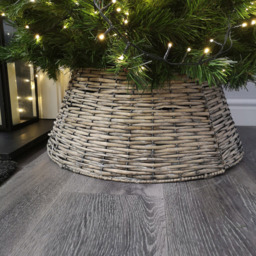 Samuel Alexander KD Medium Natural Willow Wicker Rattan Christmas Tree Skirt 25 x 58cm - Size: 40 x 58 x 58cm - Brown - Wilko - thumbnail 5