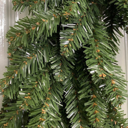 Samuel Alexander Christmas Wreath Green 60cm - Size: 60 x 60 x 60cm - Wilko - thumbnail 6