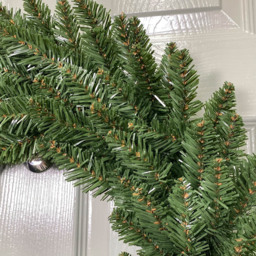 Samuel Alexander Christmas Wreath Green 60cm - Size: 60 x 60 x 60cm - Wilko - thumbnail 5