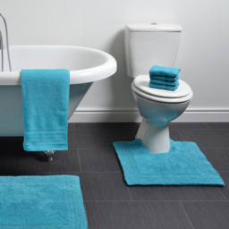 Allure Bath Fashions Elegance Turquoise Reversible Pedestal Mat 53 x 55cm - Blue - Wilko - thumbnail 3