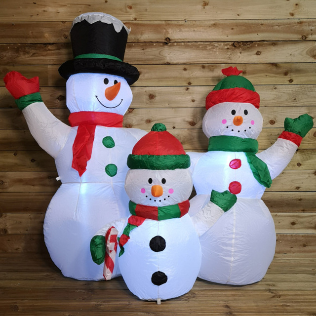 Samuel Alexander Snowman Family Lit Inflatable Christmas Decoration 5ft - Size: 150 x 80 x 80cm - White - Wilko - image 1