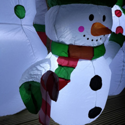 Samuel Alexander Snowman Family Lit Inflatable Christmas Decoration 5ft - Size: 150 x 80 x 80cm - White - Wilko - thumbnail 3