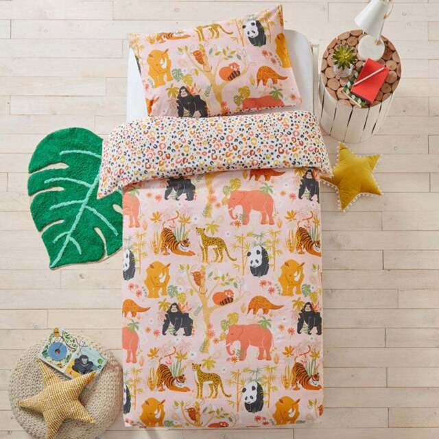 little furn. Toddler Pink Endangered Safari Animal Duvet Cover Set - Wilko - image 1