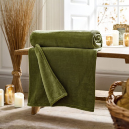Deyongs Khaki Snuggle Touch Throw 140 x 180cm - Brown - Wilko - thumbnail 3