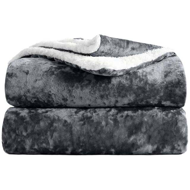 Velosso Charcoal Crushed Velvet Throw 125 x 200cm - Size: 125 x 200 x 1cm - Wilko - image 1