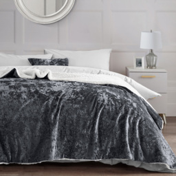 Velosso Charcoal Crushed Velvet Throw 125 x 200cm - Size: 125 x 200 x 1cm - Wilko - thumbnail 4