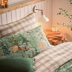 furn. Lodge Wood Double Oak Green Cotton Duvet Set - Wilko - thumbnail 4
