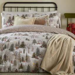 Furn Super King Size Forest Festivities Printed Reversible Duvet Set - Cream - Wilko - thumbnail 4