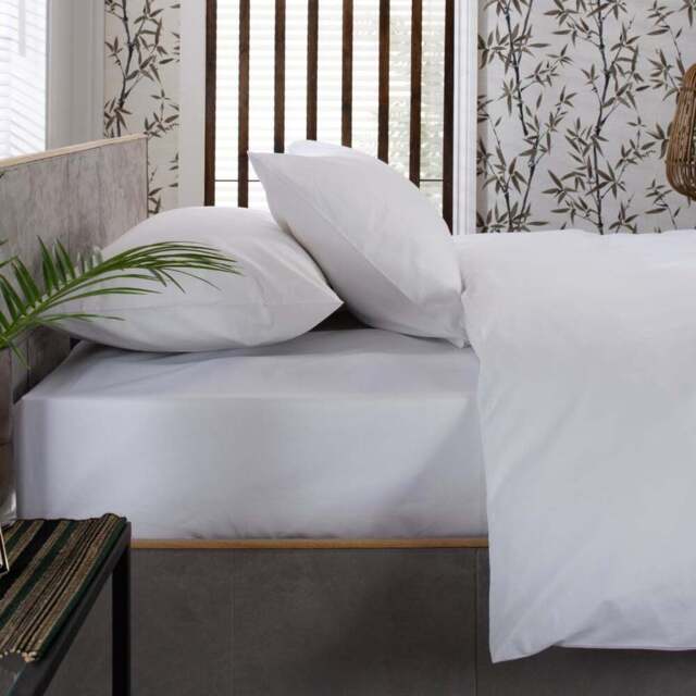 The Lyndon Company King Size White Fitted Bed Sheet - Wilko - image 1