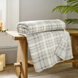 Deyongs Dark Grey Check Pattern Snuggle Touch Throw 140 x 180cm - Wilko - thumbnail 3