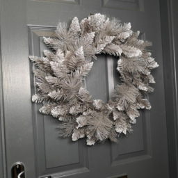Premier Snow Tipped Silver Glitter Christmas Wreath 50cm - Size: 50 x 50 x 50cm - Wilko - thumbnail 3