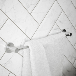 Rothley Brushed Silver Round Towel Rail 450mm - Size: 9.5 x 6.5 x 52cm - Wilko - thumbnail 3