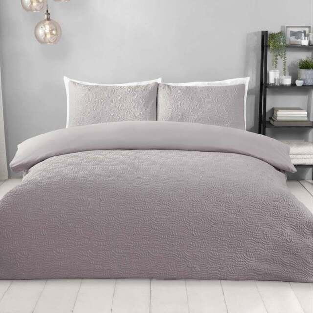 Halcyon Embossed Duvet Set Grey Superking - Size: Super King - Wilko - image 1