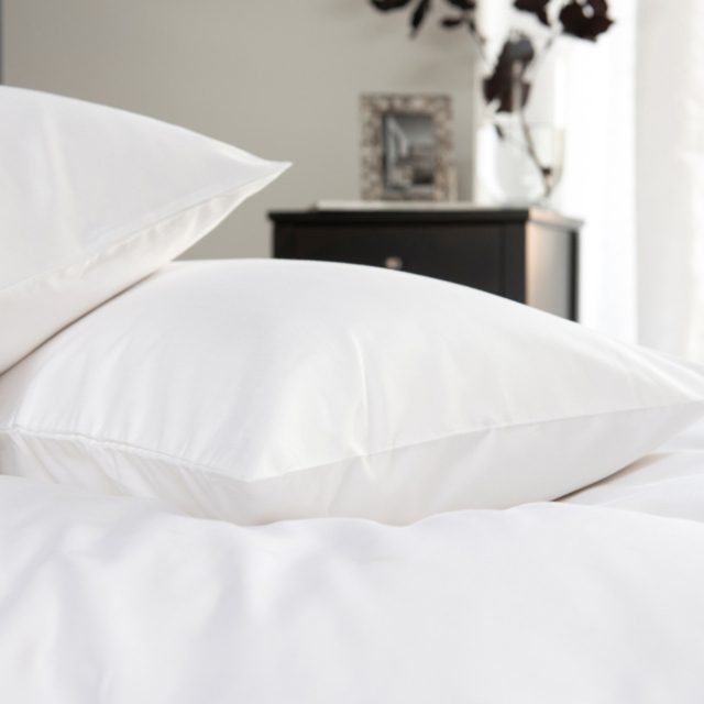The Lyndon Company Standard White Pillowcase - Size: 50 x 75cm - Wilko - image 1