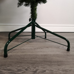 Snowtime Frosted Snow Tipped Green Upside Down Artificial Christmas Tree 6ft - Wilko - thumbnail 5