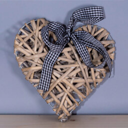 St Helens Light Grey Wicker Heart Christmas Decoration - Size: 4 x 19 x 19cm - Wilko - thumbnail 5