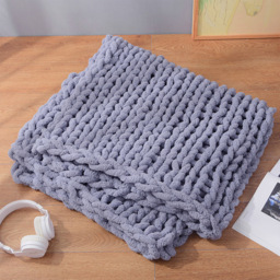 Living and Home Grey Hand Woven Chenille Blanket for Couch and Bed 60cm - Wilko - thumbnail 3