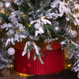 St Helens Red Rattan Christmas Tree Skirt - Size: 95 x 610 x 610cm - Wilko - thumbnail 4