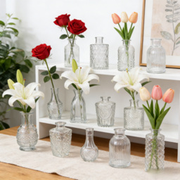 Living and Home 16 Piece Clear Small Glass Bud Vase Set - Size: 12.5 x 7 x 7cm - Wilko - thumbnail 3