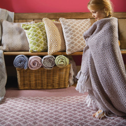 Hug Rug Coral Pink Woven Trellis Rug 160 x 230cm - Wilko - thumbnail 4