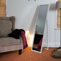 Harbour Housewares White Round Full Length Mirror 137 x 35.5cm - Size: 137 x 35.5 x 45.5cm - Wilko - thumbnail 6
