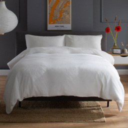 The Lyndon Company St Quentin King Size White Duvet Cover and Pillowcase Set - Green - Wilko - thumbnail 1