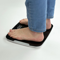 ADDiS Chic Black Bathroom Scale - Size: 31.5 x 5 x 36.5cm - Wilko - thumbnail 4