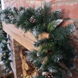 Samuel Alexander Frosted Glacier Christmas Garland with Pine Cones 270cm - Size: 9ft - Green - Wilko - thumbnail 5