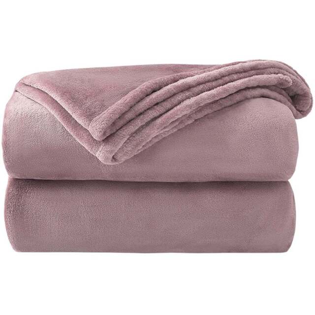 Velosso Mauve Flannel Faux Mink Throw 150 x 200cm - Size: 150 x 200 x 1cm - Wilko - image 1