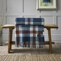The Lyndon Company Ainsley Tartan Acrylic Throw 140 x 185cm - Size: 140 x 180cm - Multi - Wilko - thumbnail 3