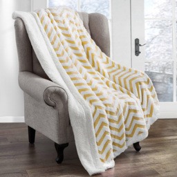 Velosso Ochre Chevron Sherpa Throw 150 x 200cm - Wilko - thumbnail 3