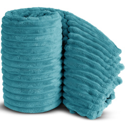 Velosso Bellissima Teal Plush Throw 305 x 305cm - Size: 305 x 305 x 1cm - Wilko - thumbnail 4