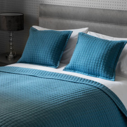 Serene Blue Crompton Cobalt Throw 150 x 200cm - Wilko - thumbnail 3