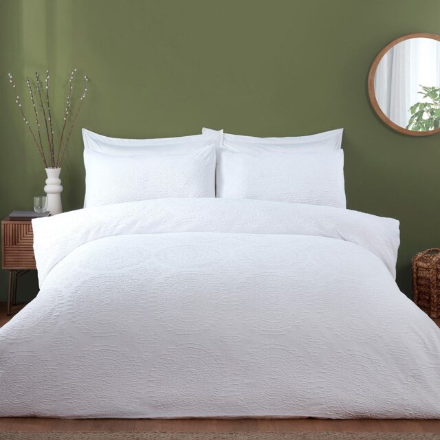 Kingsbridge Duvet Cover and Pillowcase Set - White/Double - Wilko - image 1