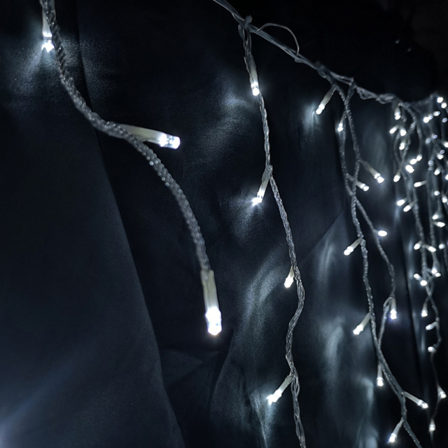 Premier IcicleBrights 300 Cool White LED String Light 7.5m - Size: 50 x 750 x 20cm - Wilko - image 1