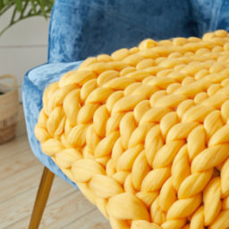 Living and Home Yellow Handwoven Chunky Knit Throw Blanket 60cm - Wilko - thumbnail 5