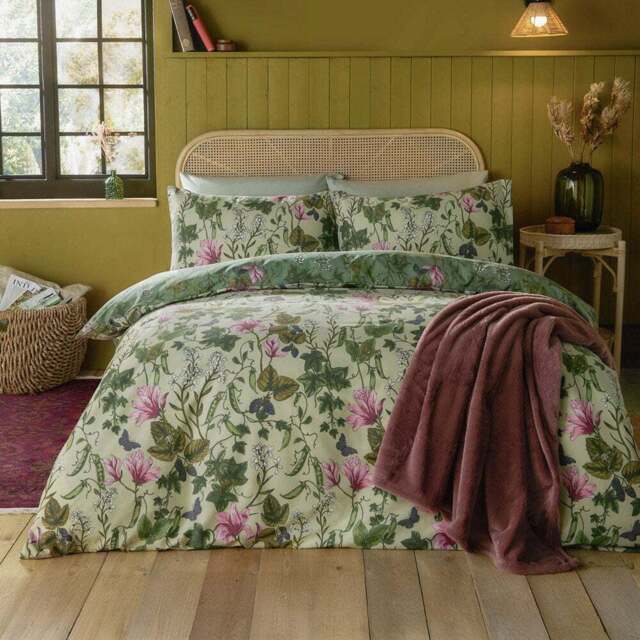 Furn Single Mystic Berry Floral Reversible Duvet Set - Green - Wilko - image 1