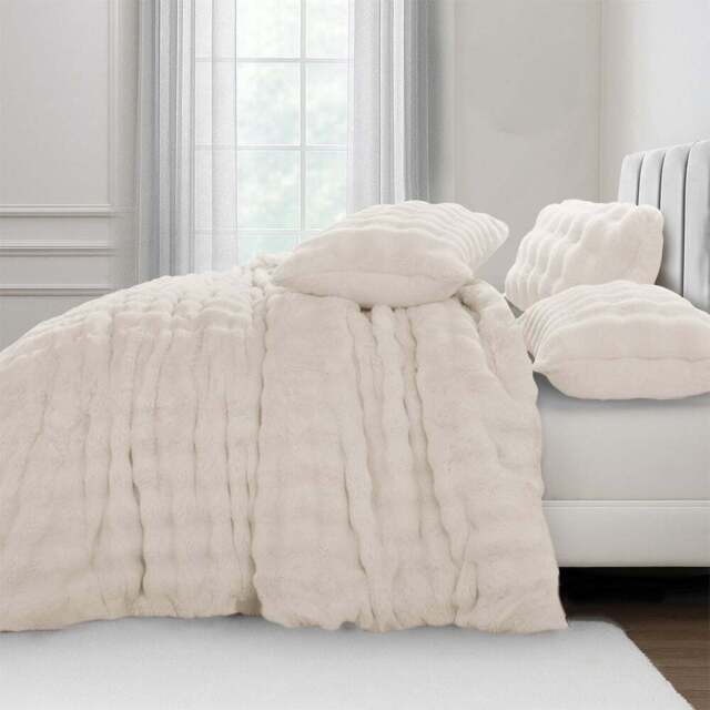 Sweet Dreams Double Cream Alpine Duvet Set - Wilko - image 1