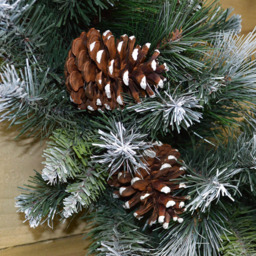 Samuel Alexander Frosted Glacier Snow Tipped Christmas Wreath with Pinecones 60cm - Size: 60 x 60 x 60cm - Green - Wilko - thumbnail 5