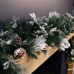 Samuel Alexander Snow Flocked Christmas Garland with Pine Cones and Mixed Needles 270cm - Size: 9ft - Green - Wilko - thumbnail 5