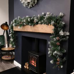 Samuel Alexander Snow Flocked Christmas Garland with Pine Cones and Mixed Needles 270cm - Size: 9ft - Green - Wilko - thumbnail 3